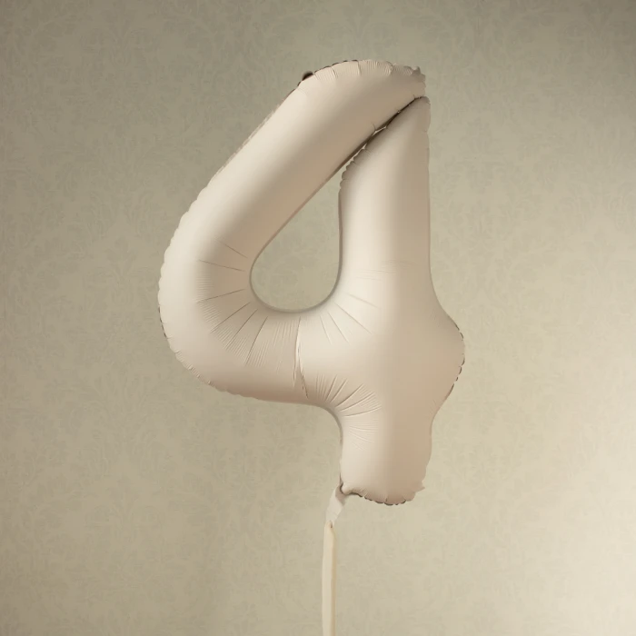 Balon foliowy Cyfra '4', 86cm, jasny beż1.webp