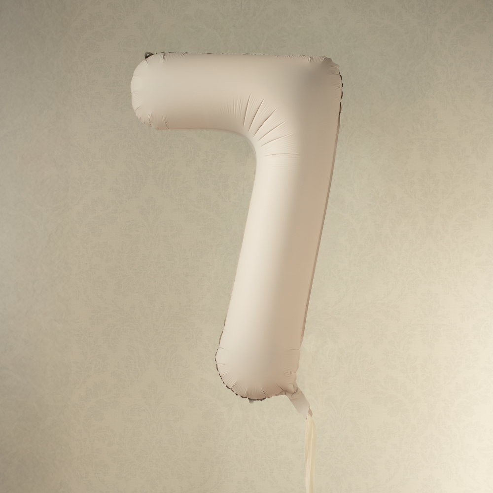 Balon foliowy Cyfra '7', 86cm, jasny beż1.webp