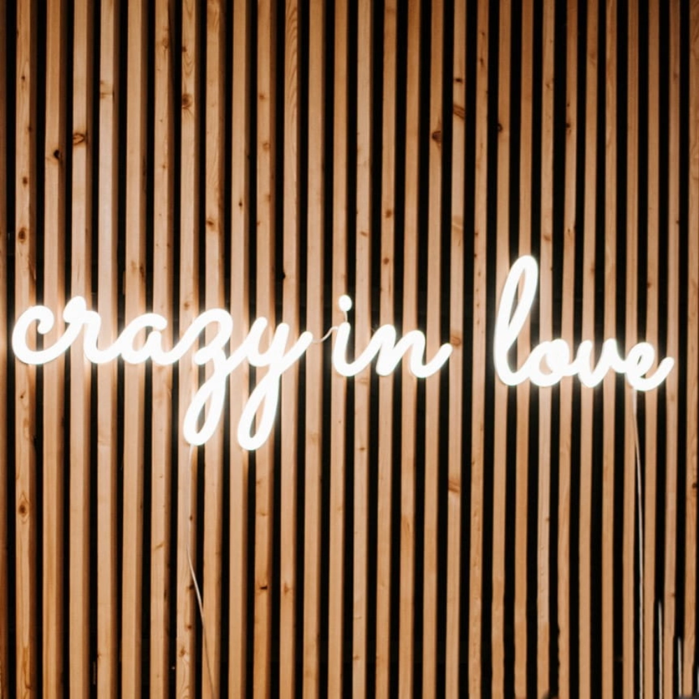 Napis led- Crazy in love - wersja 1, ślubny neon